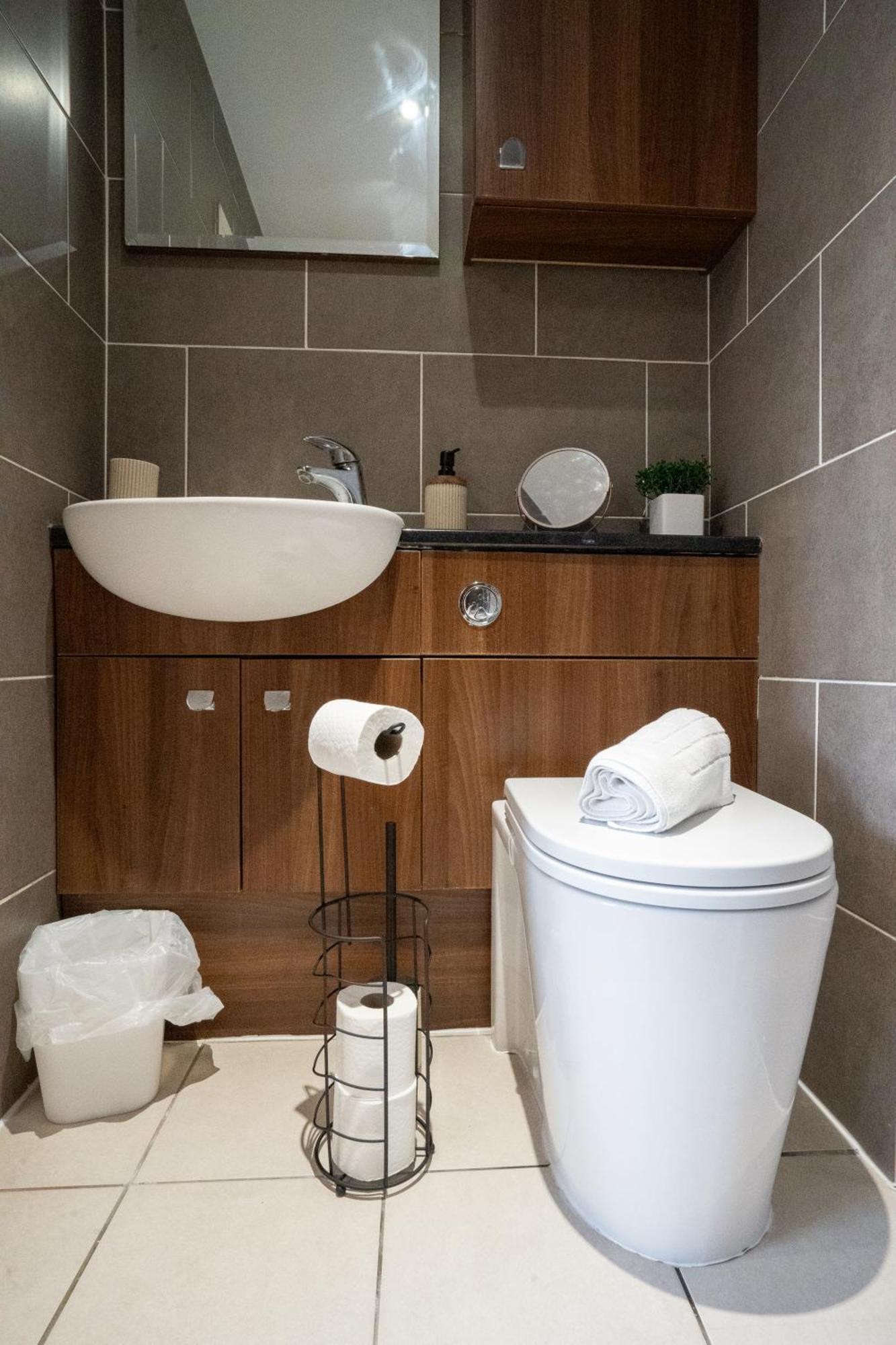 Vila Emirates House, Luxe 5 Bed, With King Sized Beds, Next To Aiport & Nec, Jlr 5 Mins Marston Green Exteriér fotografie