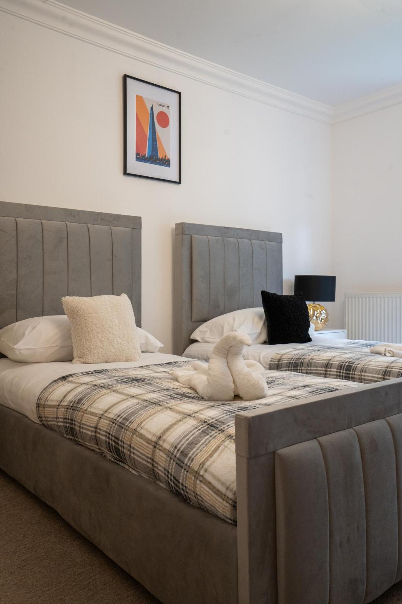 Vila Emirates House, Luxe 5 Bed, With King Sized Beds, Next To Aiport & Nec, Jlr 5 Mins Marston Green Exteriér fotografie