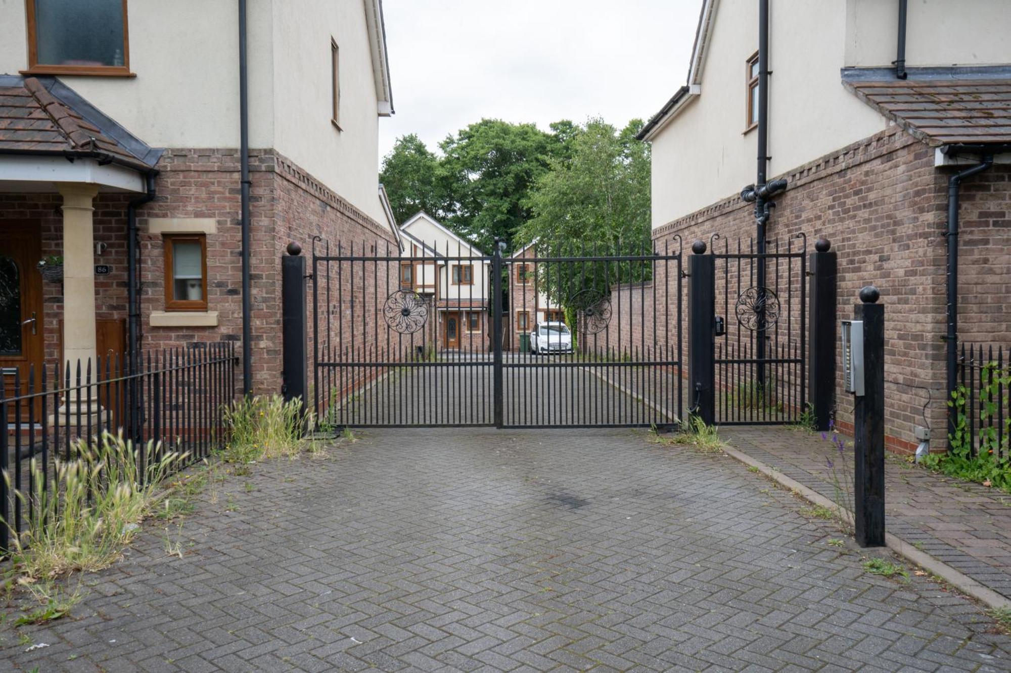 Vila Emirates House, Luxe 5 Bed, With King Sized Beds, Next To Aiport & Nec, Jlr 5 Mins Marston Green Exteriér fotografie