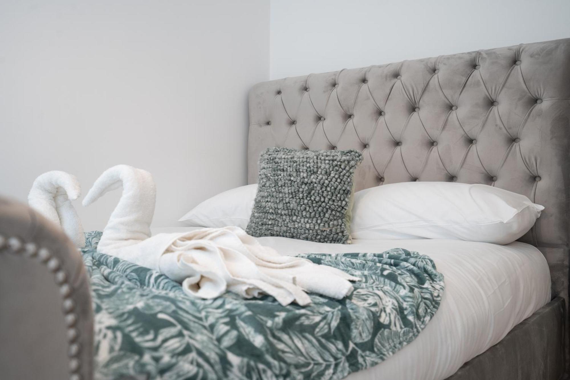 Vila Emirates House, Luxe 5 Bed, With King Sized Beds, Next To Aiport & Nec, Jlr 5 Mins Marston Green Exteriér fotografie