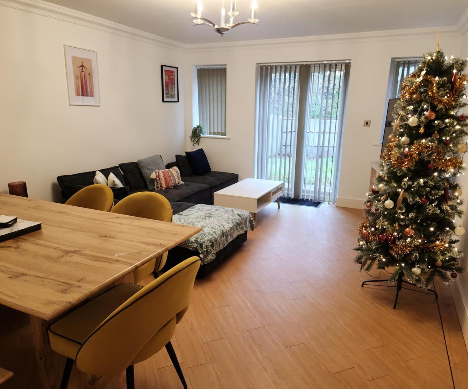 Vila Emirates House, Luxe 5 Bed, With King Sized Beds, Next To Aiport & Nec, Jlr 5 Mins Marston Green Exteriér fotografie